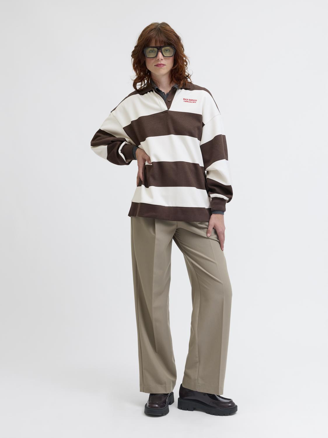 model_shot-front_full